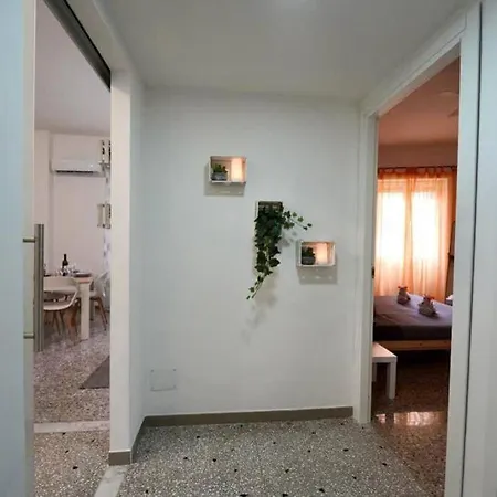 Cinecitta Luxury Flat Metro A Апартаменты Рим