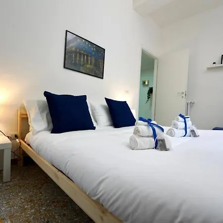 Cinecitta Luxury Flat Metro A * Рим